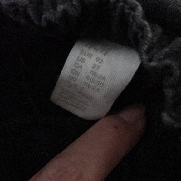 H&M US 2T black jeans with stretchy waist 2 back pockets 💕 - Picture 2 of 4